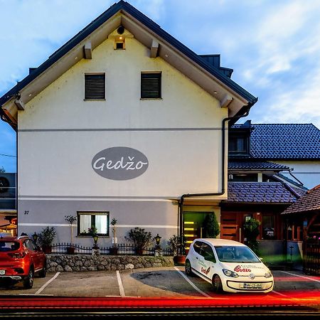 Готель Gostilna In Prenocisca Gedzo Ново Место Екстер'єр фото